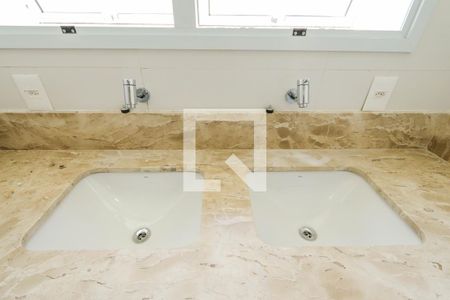 Casa para alugar com 650m², 5 quartos e 4 vagas Casa para alugar com 650m², 5 quartos e 4 vagasBanheiro - Área de Lazer