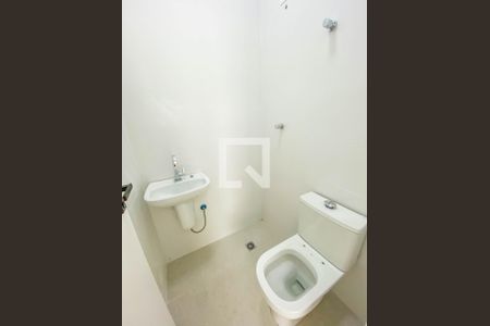 Casa para alugar com 650m², 5 quartos e 4 vagas Casa para alugar com 650m², 5 quartos e 4 vagasBanheiro de Serviço