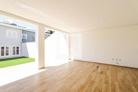 Casa para alugar com 650m², 5 quartos e 4 vagas Casa para alugar com 650m², 5 quartos e 4 vagasQuintal/Área de Lazer