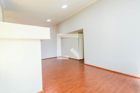 Casa para alugar com 650m², 5 quartos e 4 vagas Casa para alugar com 650m², 5 quartos e 4 vagasSala de TV