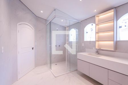 Casa para alugar com 650m², 5 quartos e 4 vagas Casa para alugar com 650m², 5 quartos e 4 vagasBanheiro - Suíte 1