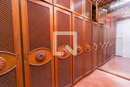 Casa para alugar com 650m², 5 quartos e 4 vagas Casa para alugar com 650m², 5 quartos e 4 vagasCloset - Suíte 1