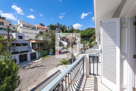 Casa para alugar com 650m², 5 quartos e 4 vagas Casa para alugar com 650m², 5 quartos e 4 vagasVaranda - Suíte 1