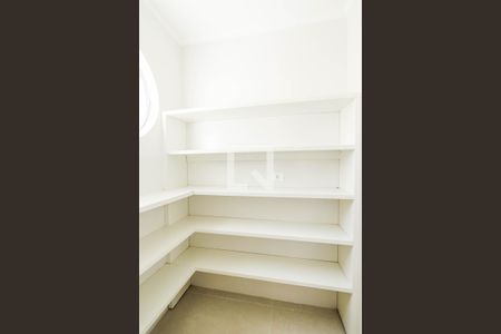 Casa para alugar com 650m², 5 quartos e 4 vagas Casa para alugar com 650m², 5 quartos e 4 vagasDespensa