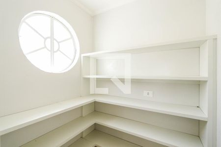 Casa para alugar com 650m², 5 quartos e 4 vagas Casa para alugar com 650m², 5 quartos e 4 vagasDespensa