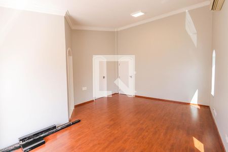 Casa para alugar com 650m², 5 quartos e 4 vagas Casa para alugar com 650m², 5 quartos e 4 vagasSuíte 1