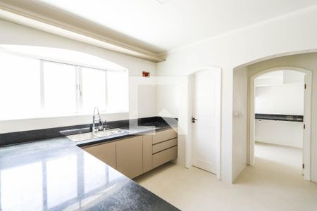 Casa para alugar com 650m², 5 quartos e 4 vagas Casa para alugar com 650m², 5 quartos e 4 vagasCozinha