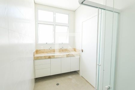 Casa para alugar com 650m², 5 quartos e 4 vagas Casa para alugar com 650m², 5 quartos e 4 vagasBanheiro - Área de Lazer