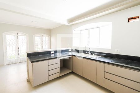 Casa para alugar com 650m², 5 quartos e 4 vagas Casa para alugar com 650m², 5 quartos e 4 vagasCozinha