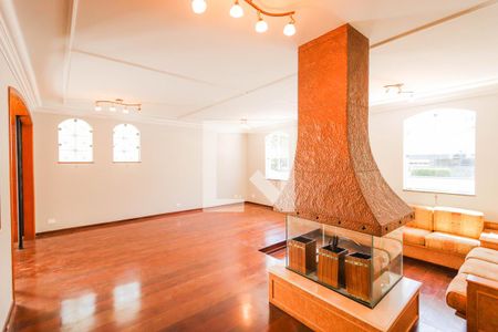 Casa para alugar com 650m², 5 quartos e 4 vagas Casa para alugar com 650m², 5 quartos e 4 vagasSala de Estar