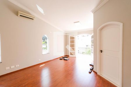 Casa para alugar com 650m², 5 quartos e 4 vagas Casa para alugar com 650m², 5 quartos e 4 vagasSuíte 1