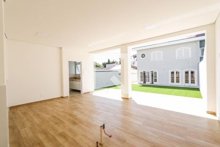 Casa para alugar com 650m², 5 quartos e 4 vagas Casa para alugar com 650m², 5 quartos e 4 vagasQuintal/Área de Lazer