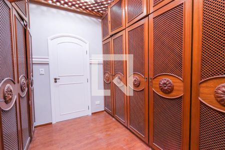 Casa para alugar com 650m², 5 quartos e 4 vagas Casa para alugar com 650m², 5 quartos e 4 vagasCloset - Suíte 1
