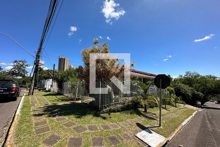 Casa à venda com 270m², 3 quartos e 2 vagasFachada