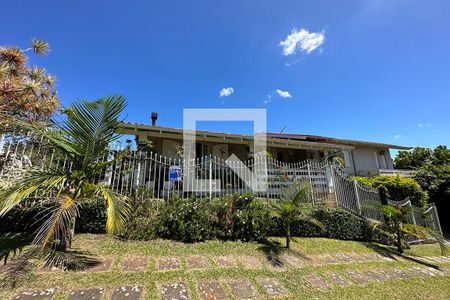 Casa à venda com 270m², 3 quartos e 2 vagasFachada