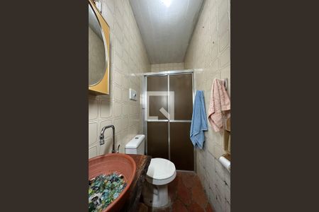 Casa à venda com 270m², 3 quartos e 2 vagasBanheiro 2