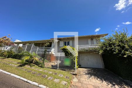 Casa à venda com 270m², 3 quartos e 2 vagasFachada