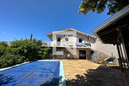 Casa à venda com 270m², 3 quartos e 2 vagasQuintal