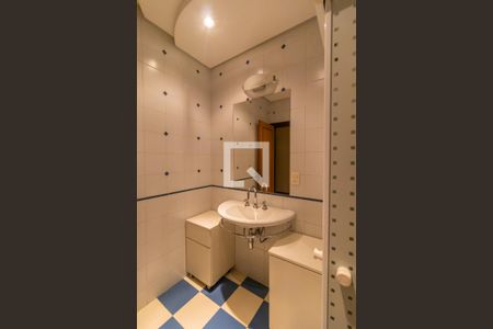Casa à venda com 407m², 3 quartos e 4 vagas Casa à venda com 407m², 3 quartos e 4 vagasBanheiro