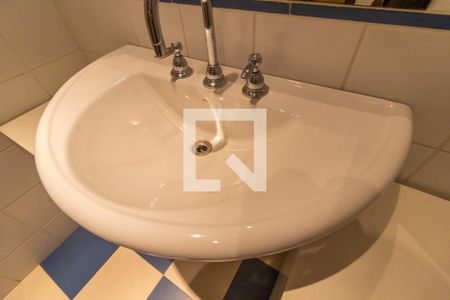 Casa à venda com 407m², 3 quartos e 4 vagas Casa à venda com 407m², 3 quartos e 4 vagasBanheiro