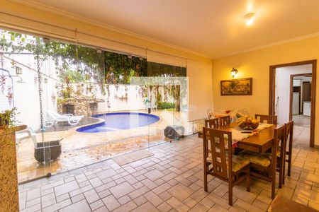 Casa à venda com 407m², 3 quartos e 4 vagas Casa à venda com 407m², 3 quartos e 4 vagasEspaço Gourmet