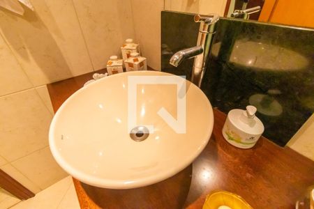 Casa à venda com 407m², 3 quartos e 4 vagas Casa à venda com 407m², 3 quartos e 4 vagasBanheiro da Suíte 2