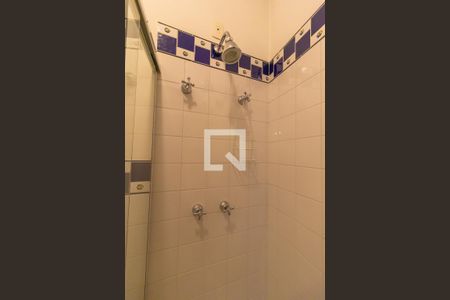 Casa à venda com 407m², 3 quartos e 4 vagas Casa à venda com 407m², 3 quartos e 4 vagasBanheiro da Piscina