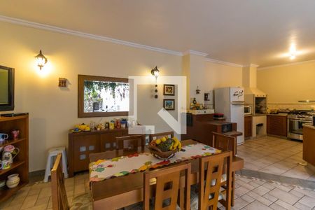 Casa à venda com 407m², 3 quartos e 4 vagas Casa à venda com 407m², 3 quartos e 4 vagasEspaço Gourmet