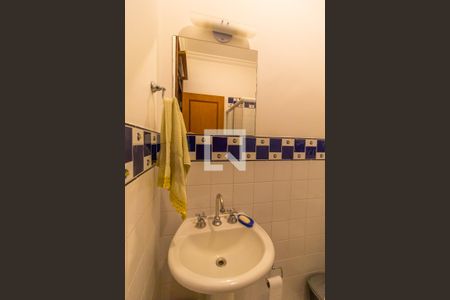Casa à venda com 407m², 3 quartos e 4 vagas Casa à venda com 407m², 3 quartos e 4 vagasBanheiro da Piscina