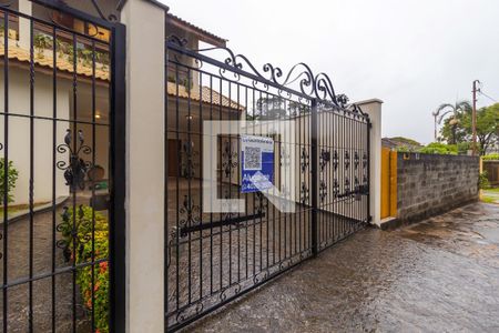 Casa à venda com 407m², 3 quartos e 4 vagas Casa à venda com 407m², 3 quartos e 4 vagasFachada