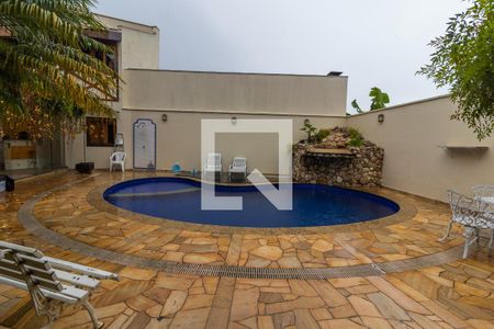 Casa à venda com 407m², 3 quartos e 4 vagas Casa à venda com 407m², 3 quartos e 4 vagasArea da Piscina