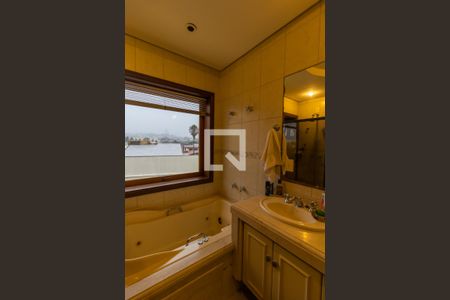 Casa à venda com 407m², 3 quartos e 4 vagas Casa à venda com 407m², 3 quartos e 4 vagasBanheiro da Suíte