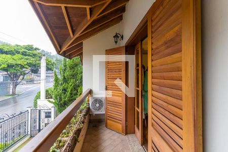 Casa à venda com 407m², 3 quartos e 4 vagas Casa à venda com 407m², 3 quartos e 4 vagasSacada da Suíte