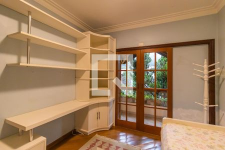 Casa à venda com 407m², 3 quartos e 4 vagas Casa à venda com 407m², 3 quartos e 4 vagasQuarto 4