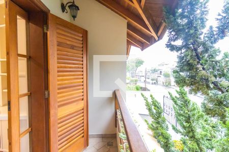 Casa à venda com 407m², 3 quartos e 4 vagas Casa à venda com 407m², 3 quartos e 4 vagasSacada do Quarto 4