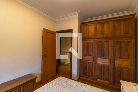 Casa à venda com 407m², 3 quartos e 4 vagas Casa à venda com 407m², 3 quartos e 4 vagasQuarto 3