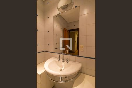 Casa à venda com 407m², 3 quartos e 4 vagas Casa à venda com 407m², 3 quartos e 4 vagasBanheiro