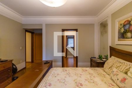 Casa à venda com 407m², 3 quartos e 4 vagas Casa à venda com 407m², 3 quartos e 4 vagasSuíte