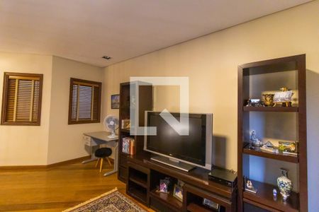 Casa à venda com 407m², 3 quartos e 4 vagas Casa à venda com 407m², 3 quartos e 4 vagasSala de TV