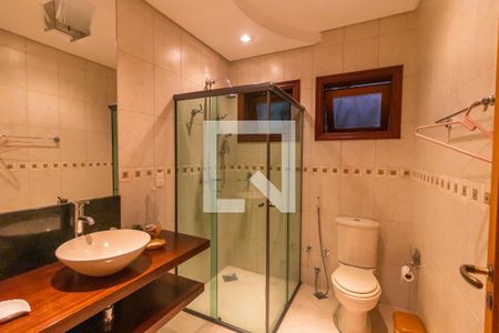 Casa à venda com 407m², 3 quartos e 4 vagas Casa à venda com 407m², 3 quartos e 4 vagasBanheiro da Suíte 2