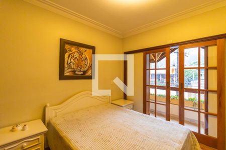 Casa à venda com 407m², 3 quartos e 4 vagas Casa à venda com 407m², 3 quartos e 4 vagasQuarto 3