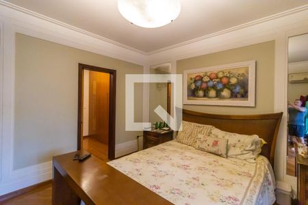 Casa à venda com 407m², 3 quartos e 4 vagas Casa à venda com 407m², 3 quartos e 4 vagasSuíte