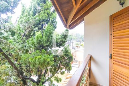 Casa à venda com 407m², 3 quartos e 4 vagas Casa à venda com 407m², 3 quartos e 4 vagasSacada do Quarto 4
