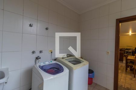 Casa à venda com 407m², 3 quartos e 4 vagas Casa à venda com 407m², 3 quartos e 4 vagasÁrea de Serviço