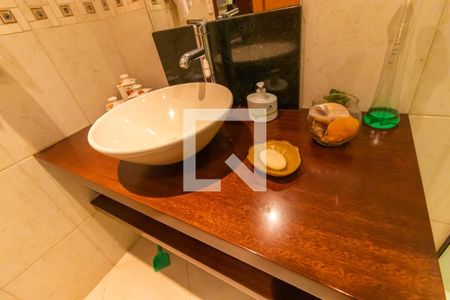Casa à venda com 407m², 3 quartos e 4 vagas Casa à venda com 407m², 3 quartos e 4 vagasBanheiro da Suíte 2