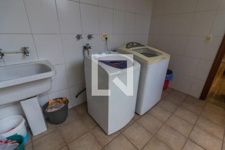 Casa à venda com 407m², 3 quartos e 4 vagas Casa à venda com 407m², 3 quartos e 4 vagasÁrea de Serviço