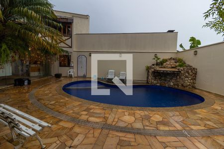 Casa à venda com 407m², 3 quartos e 4 vagas Casa à venda com 407m², 3 quartos e 4 vagasArea da Piscina
