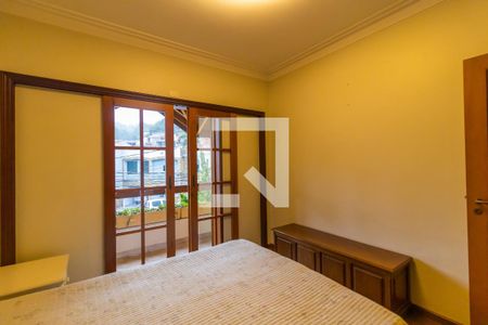 Casa à venda com 407m², 3 quartos e 4 vagas Casa à venda com 407m², 3 quartos e 4 vagasQuarto 3