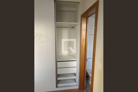 Apartamento à venda com 57m², 2 quartos e 2 vagasQuarto 2