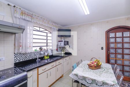 Casa à venda com 170m², 3 quartos e 2 vagas Casa à venda com 170m², 3 quartos e 2 vagasCozinha